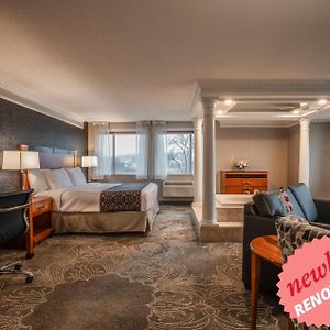 Monte Carlo Inn Barrie - Newly Renovated